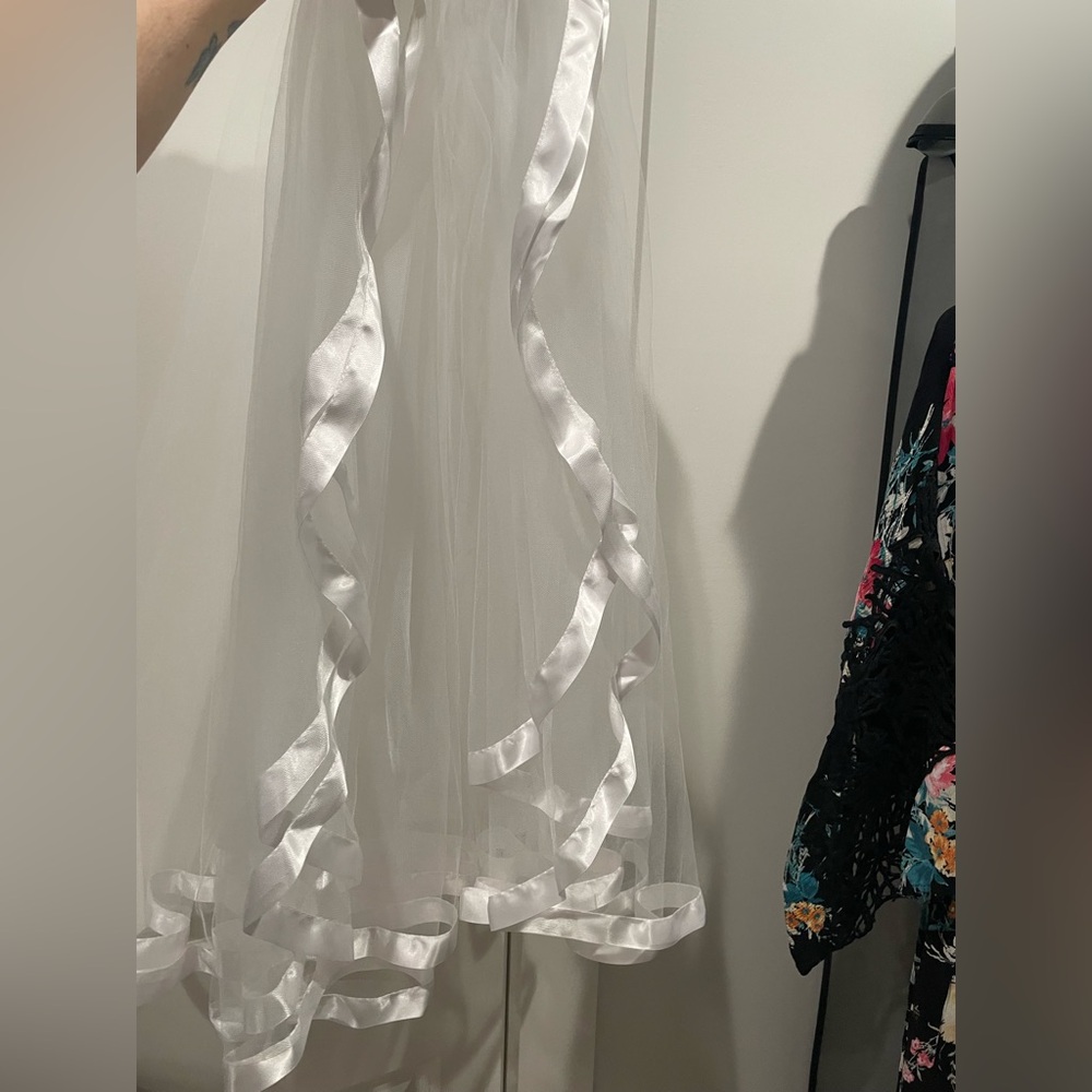 White wedding / bridal veil